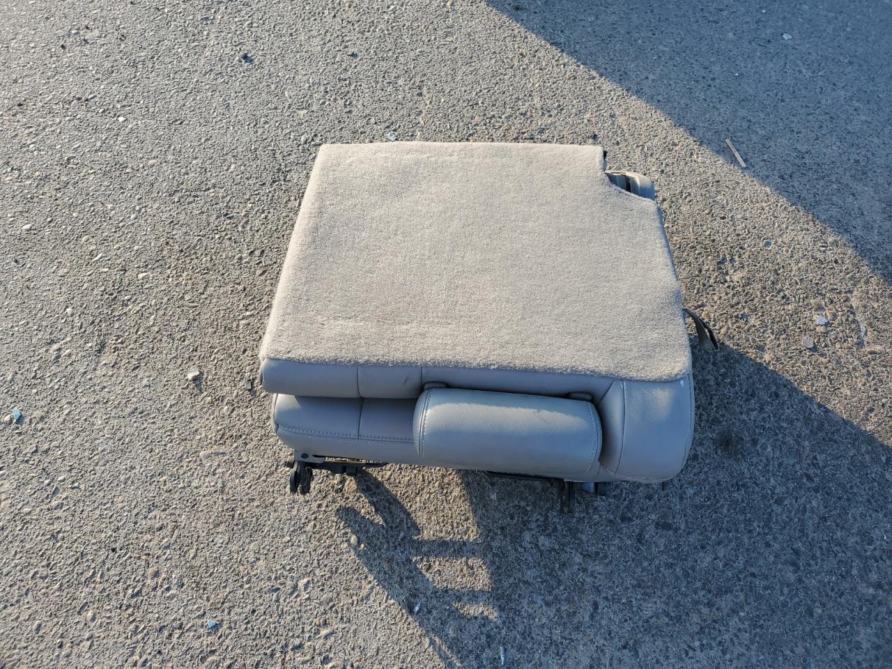 2005 GMC Yukon Denali VIN: 1GKEK63U45J172734 Lot: 84050315