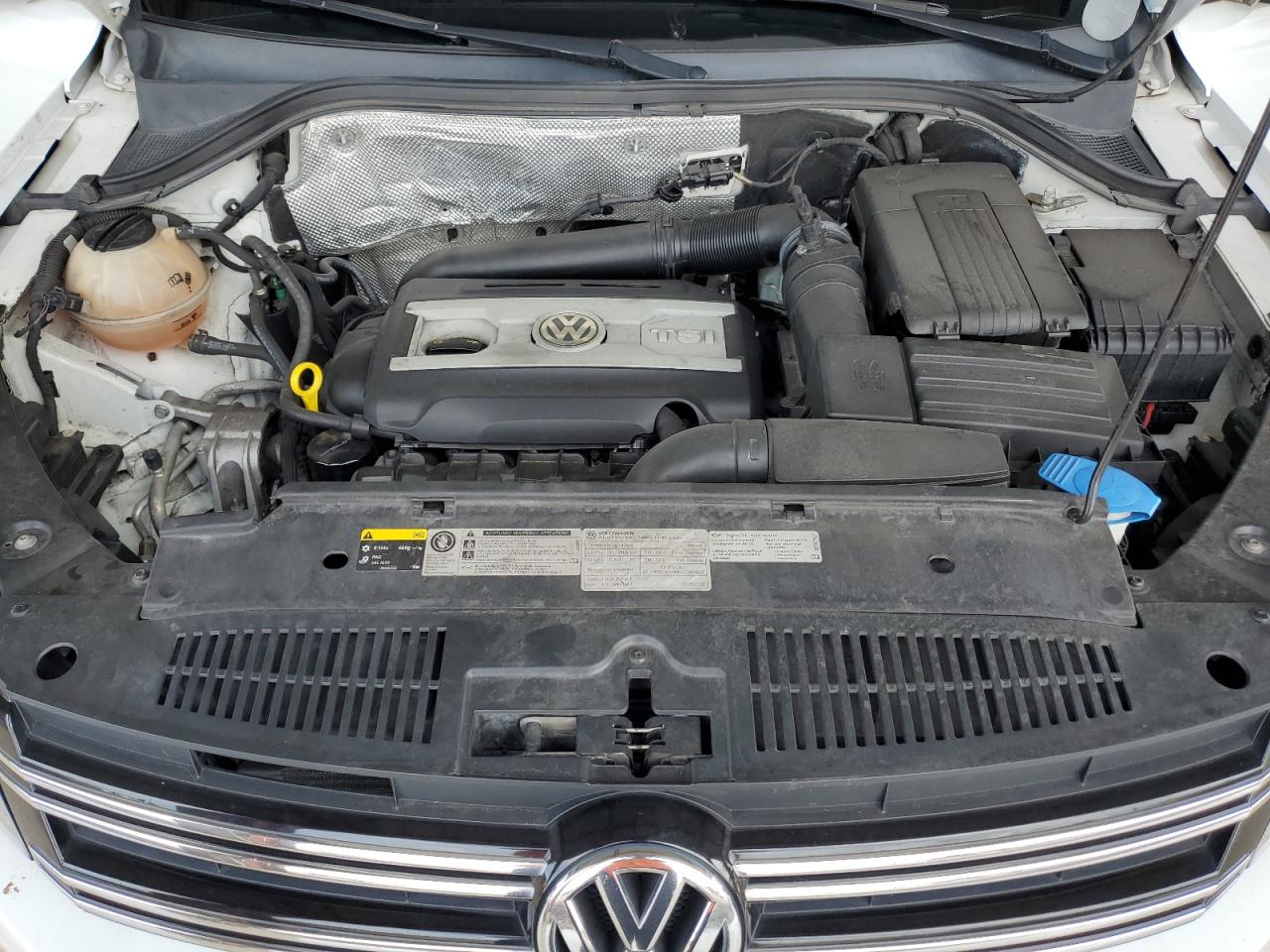 2017 Volkswagen Tiguan S VIN: WVGAV7AX2HK029215 Lot: 81218955