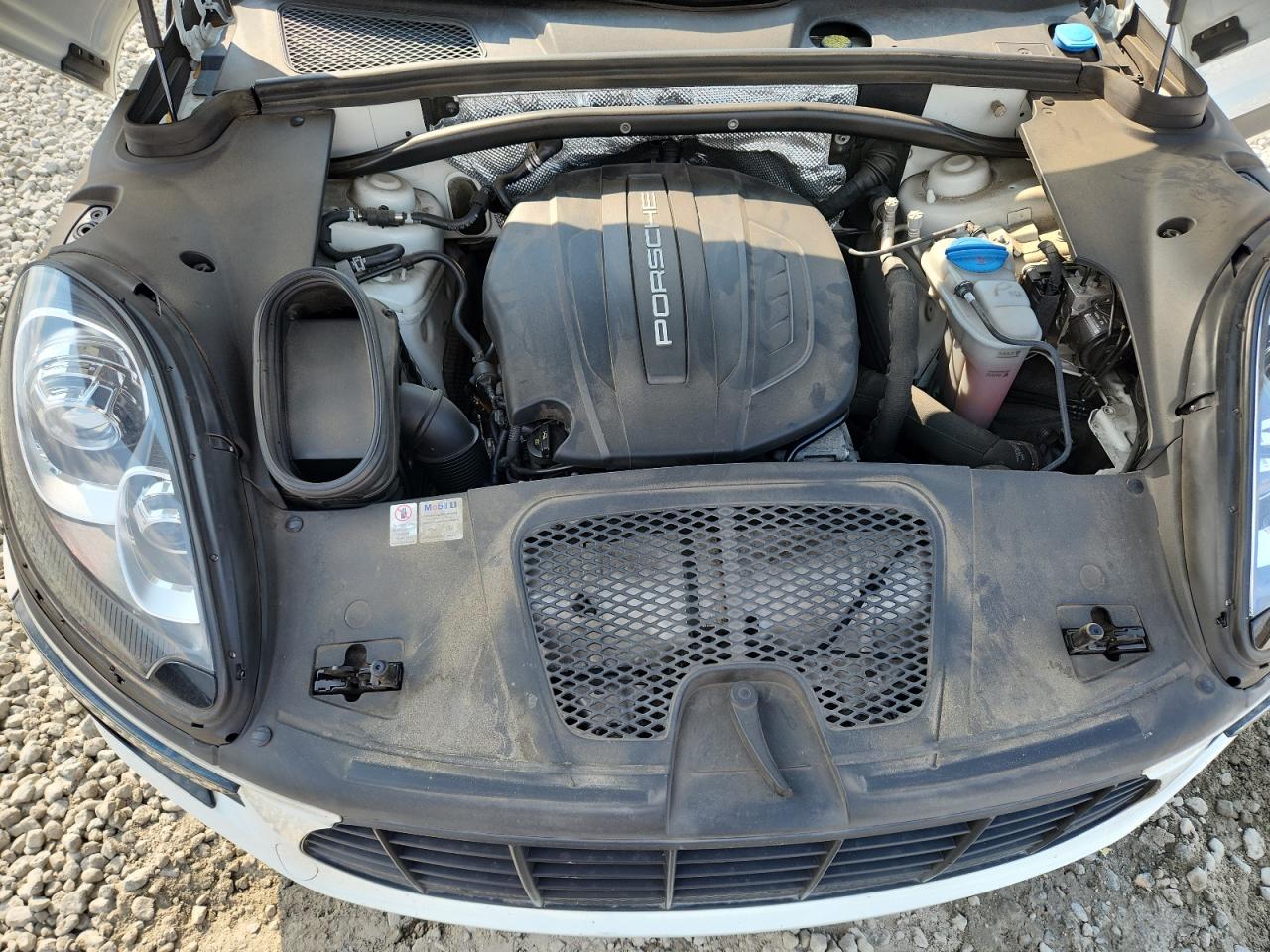 2017 Porsche Macan VIN: WP1AA2A56HLB83355 Lot: 80857925