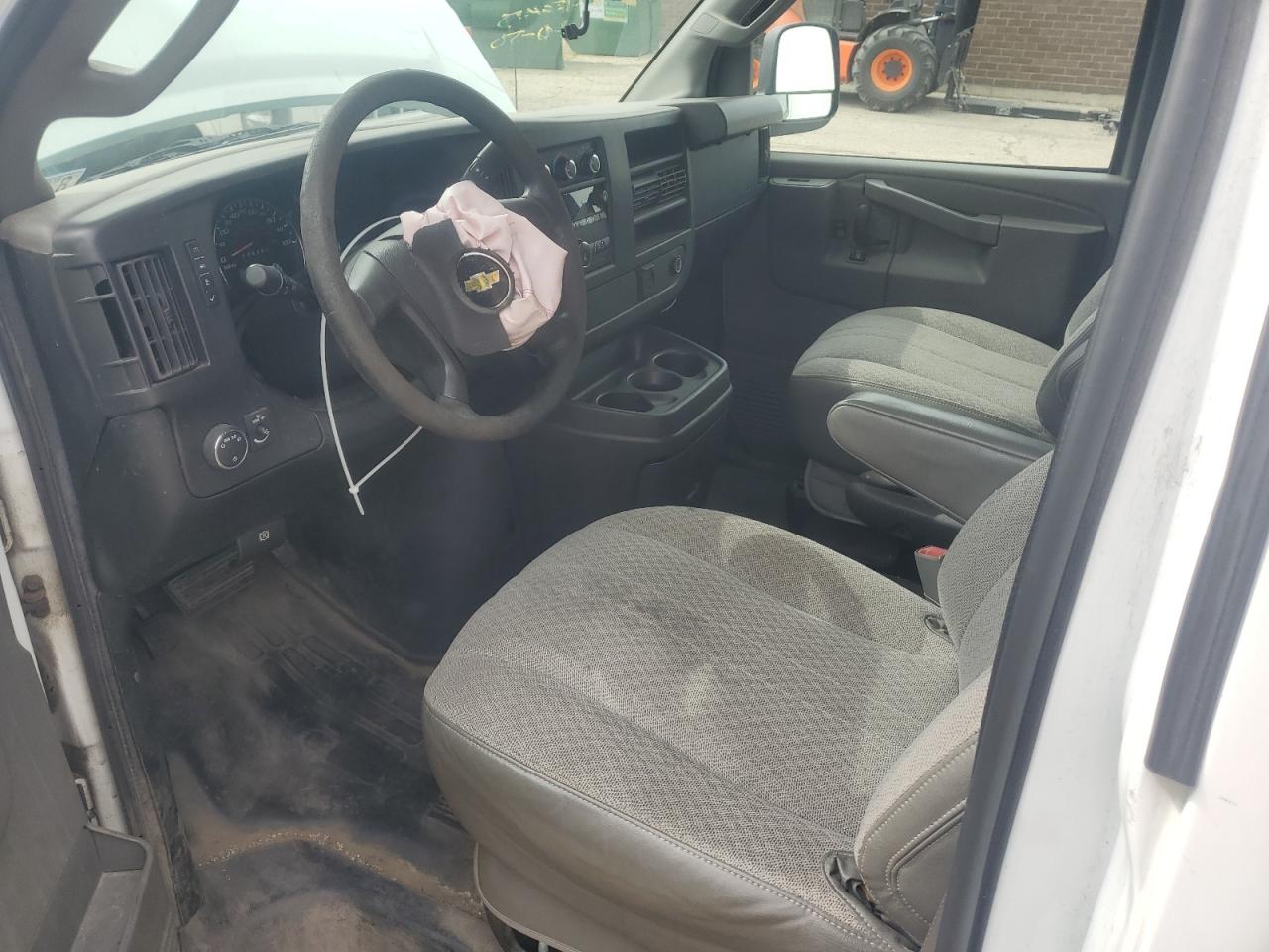 2017 Chevrolet Express G2500 VIN: 1GCWGAFF2H1186511 Lot: 81214765