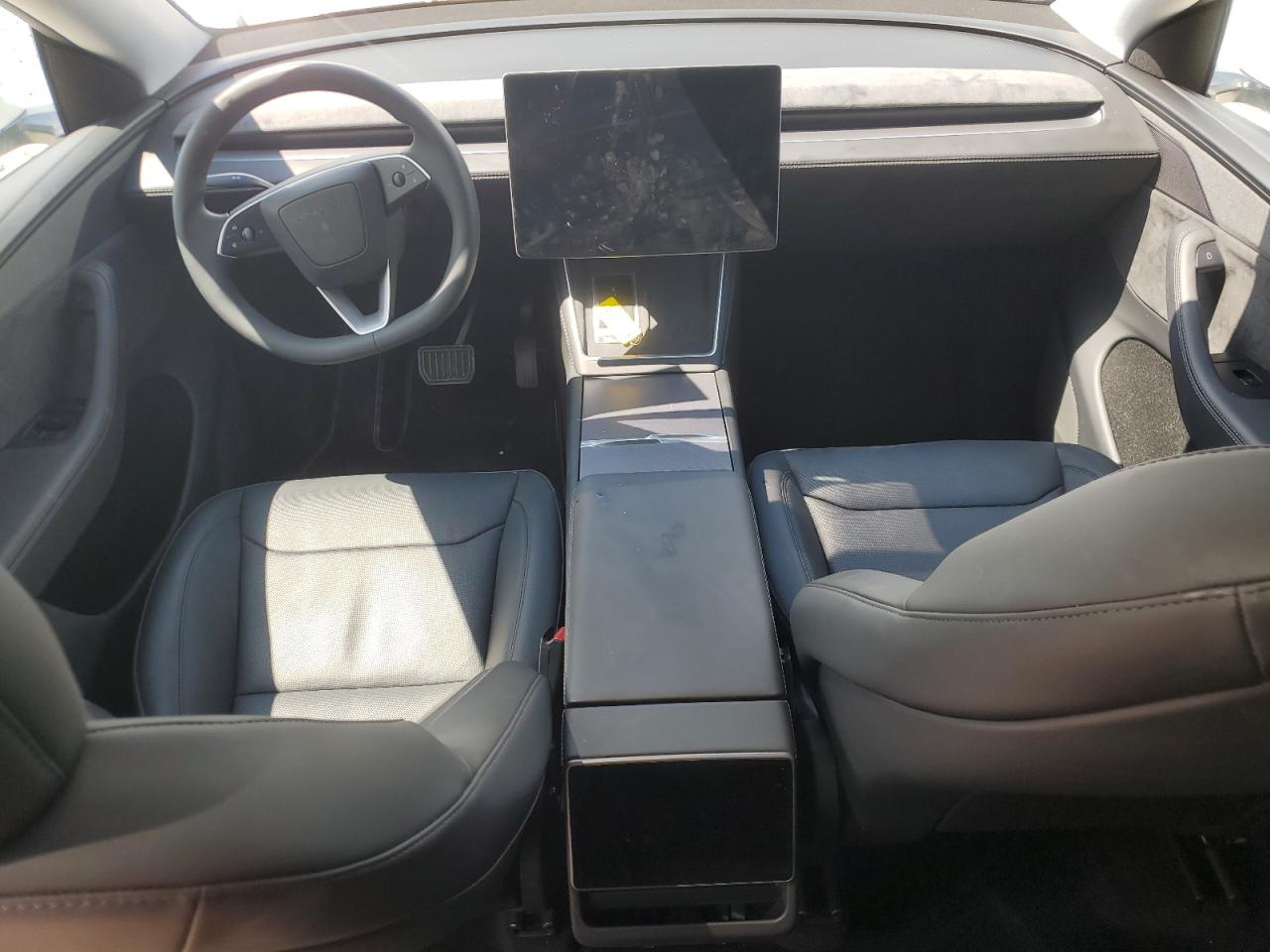 2026 Tesla Model Y VIN: 7SAYGDEE5TA381828 Lot: 81209395