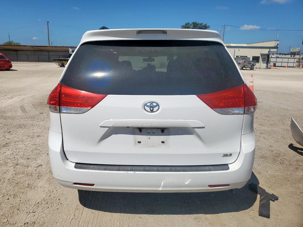 2012 Toyota Sienna Xle VIN: 5TDYK3DC7CS236651 Lot: 83776455