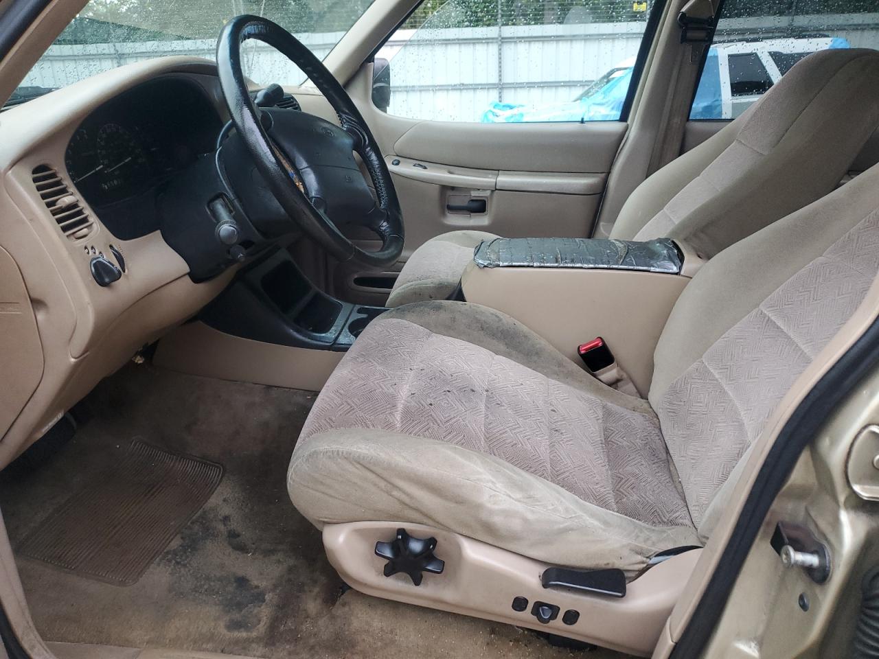 2000 Ford Explorer Xlt VIN: 1FMZU63E5YZC67448 Lot: 83935625