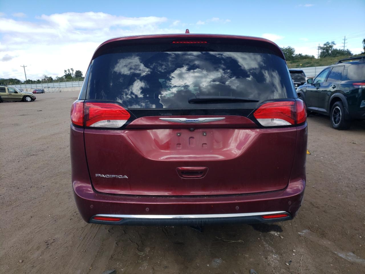 2018 Chrysler Pacifica Touring Plus VIN: 2C4RC1FGXJR212257 Lot: 83806515