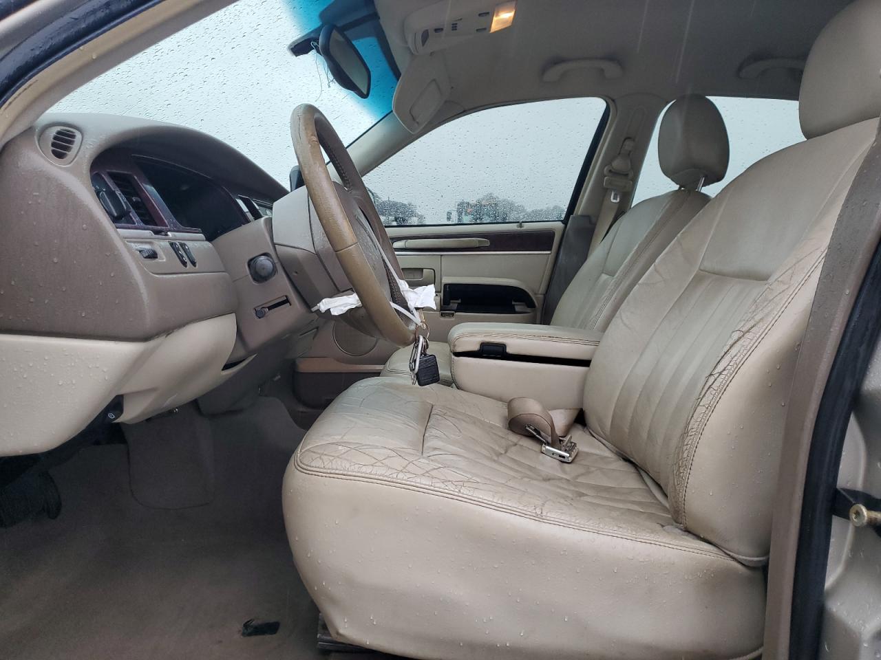 2005 Lincoln Town Car Signature VIN: 1LNHM81W35Y666542 Lot: 84442895