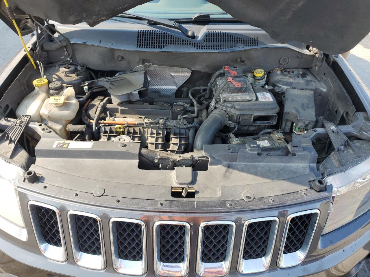 2015 Jeep Compass Sport VIN: 1C4NJCBA6FD208864 Lot: 71126065