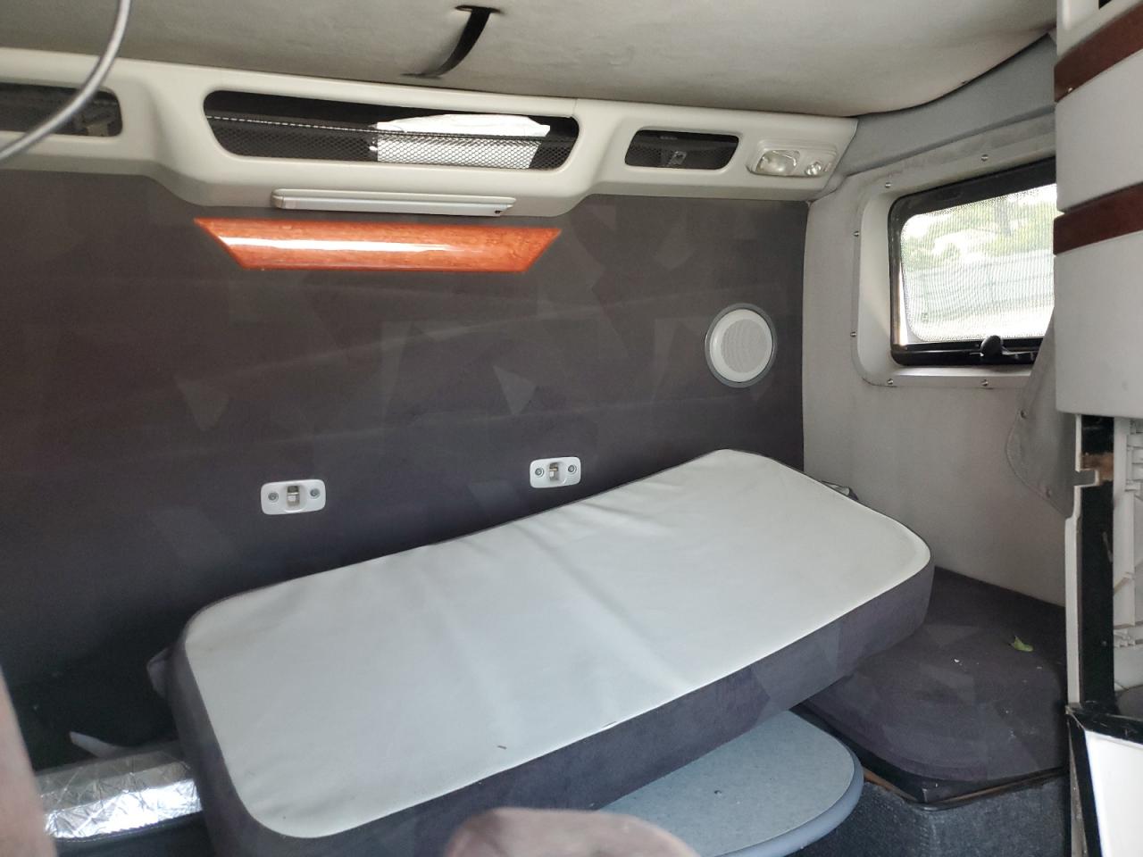 2012 Volvo Vnl Semi Truck VIN: 4V4NC9EG5CN547526 Lot: 70624475