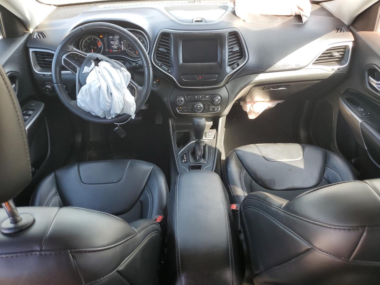 2019 Jeep Cherokee Latitude Plus VIN: 1C4PJLLB9KD154907 Lot: 81282945