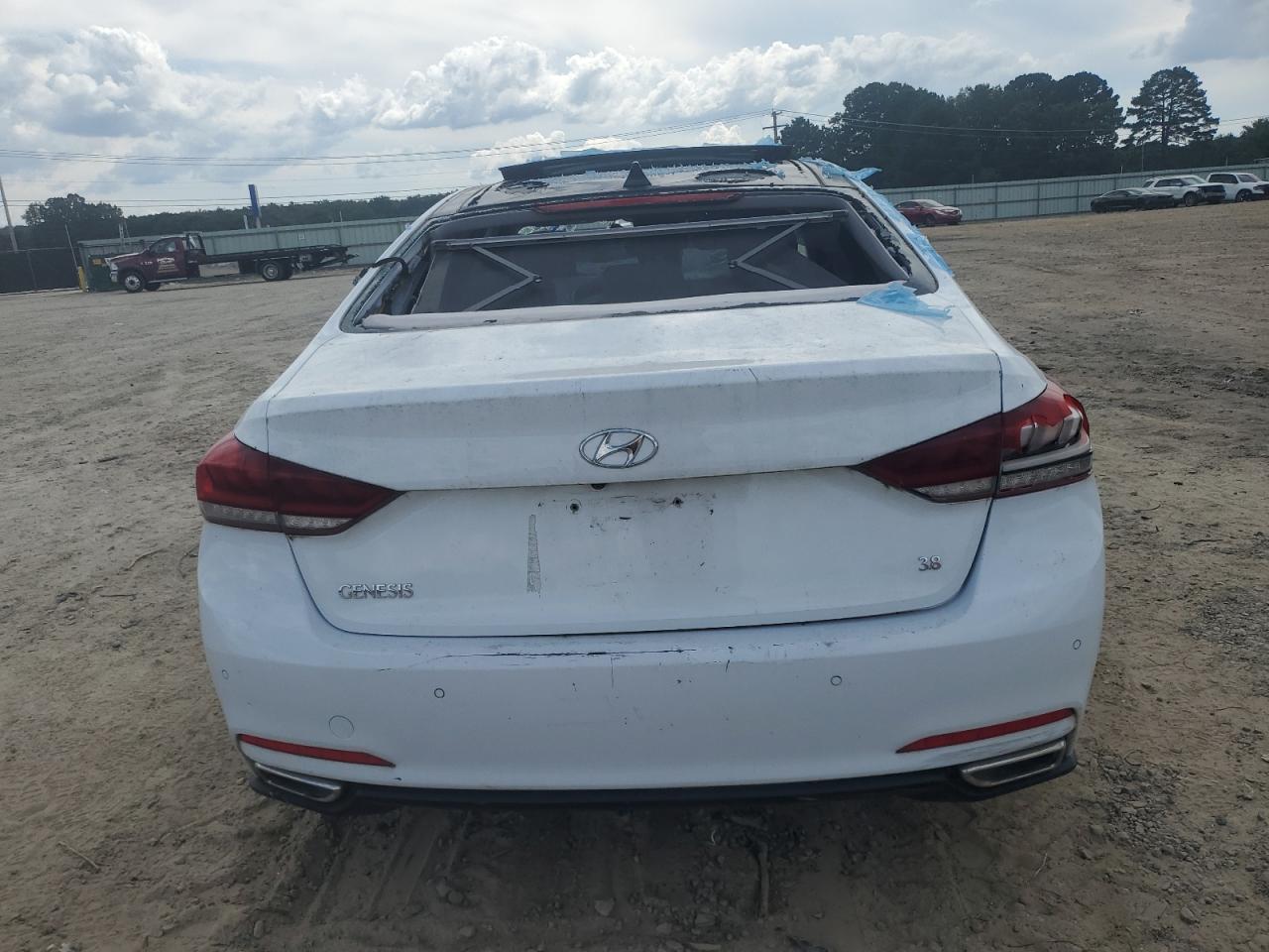 2016 Hyundai Genesis 3.8L VIN: KMHGN4JE1GU106988 Lot: 81979695