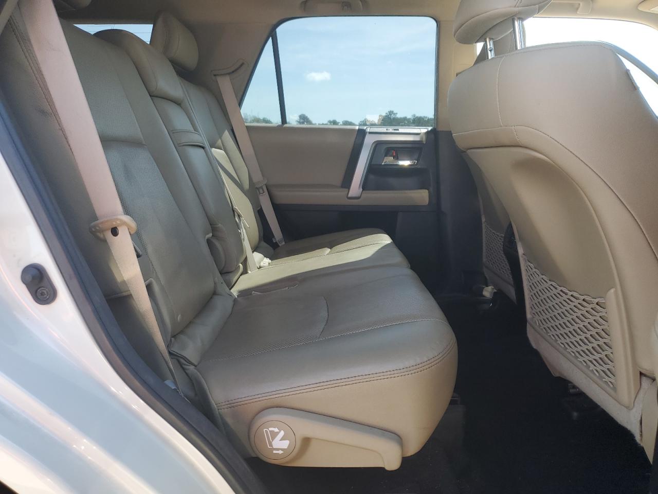 2019 Toyota 4Runner Sr5/Sr5 Premium VIN: JTEBU5JR0K5648978 Lot: 81232175