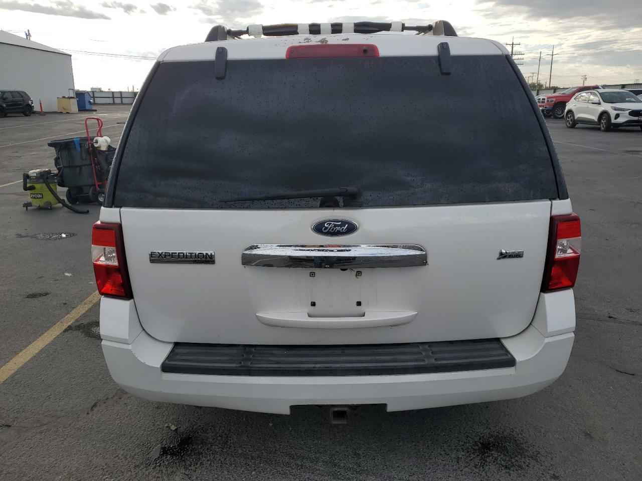 2010 Ford Expedition Limited VIN: 1FMJU2A52AEB68818 Lot: 84247095