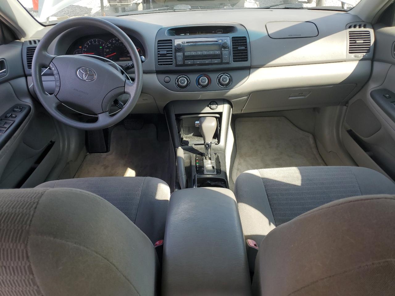 2005 Toyota Camry Le VIN: 4T1BE32KX5U557200 Lot: 81750525