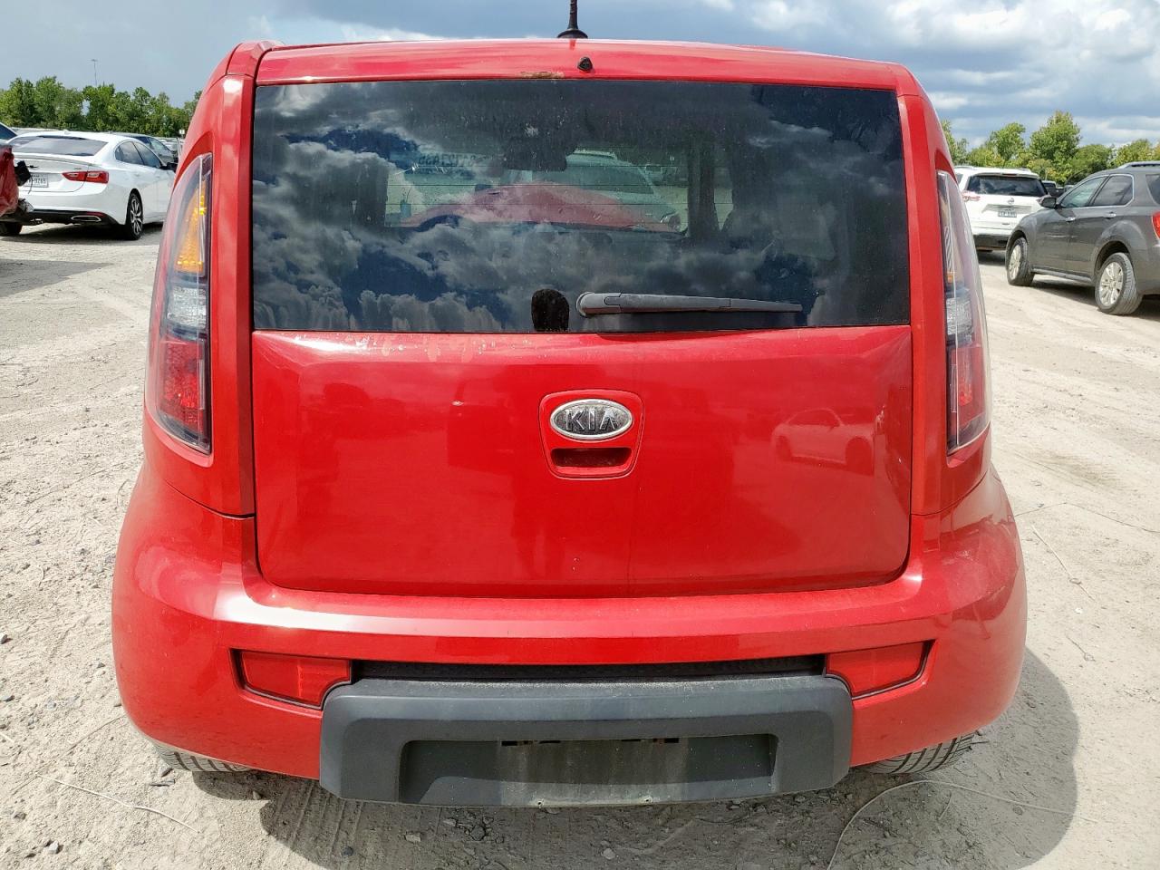 2010 Kia Soul + VIN: KNDJT2A27A7159968 Lot: 81727435