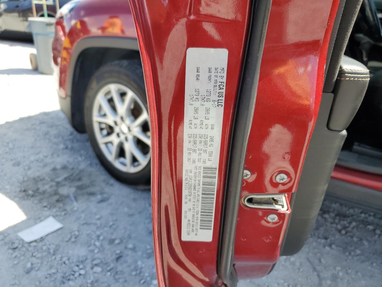 2017 Jeep Cherokee Latitude VIN: 1C4PJLCS5HD218790 Lot: 83855425