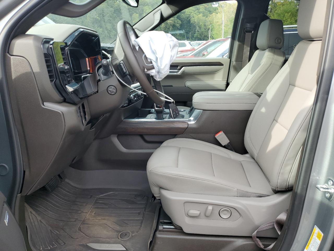 car-image car-image