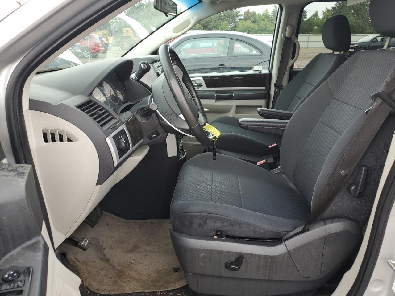 2010 Dodge Grand Caravan Sxt VIN: 2D4RN5D18AR261427 Lot: 71442315