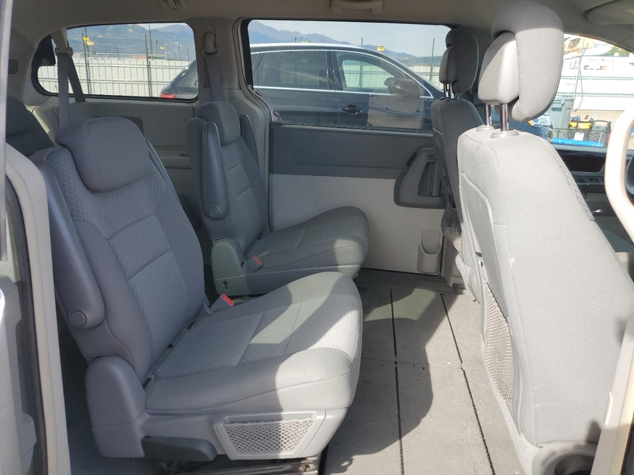 2010 Chrysler Town & Country Touring VIN: 2A4RR5D12AR324095 Lot: 81129365