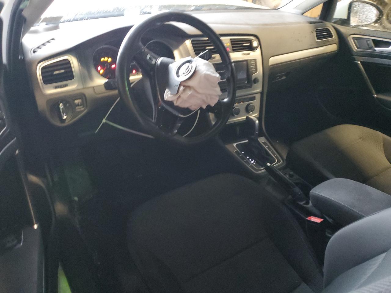 2016 Volkswagen Golf Base / S VIN: 3VW917AU3GM009018 Lot: 81281805