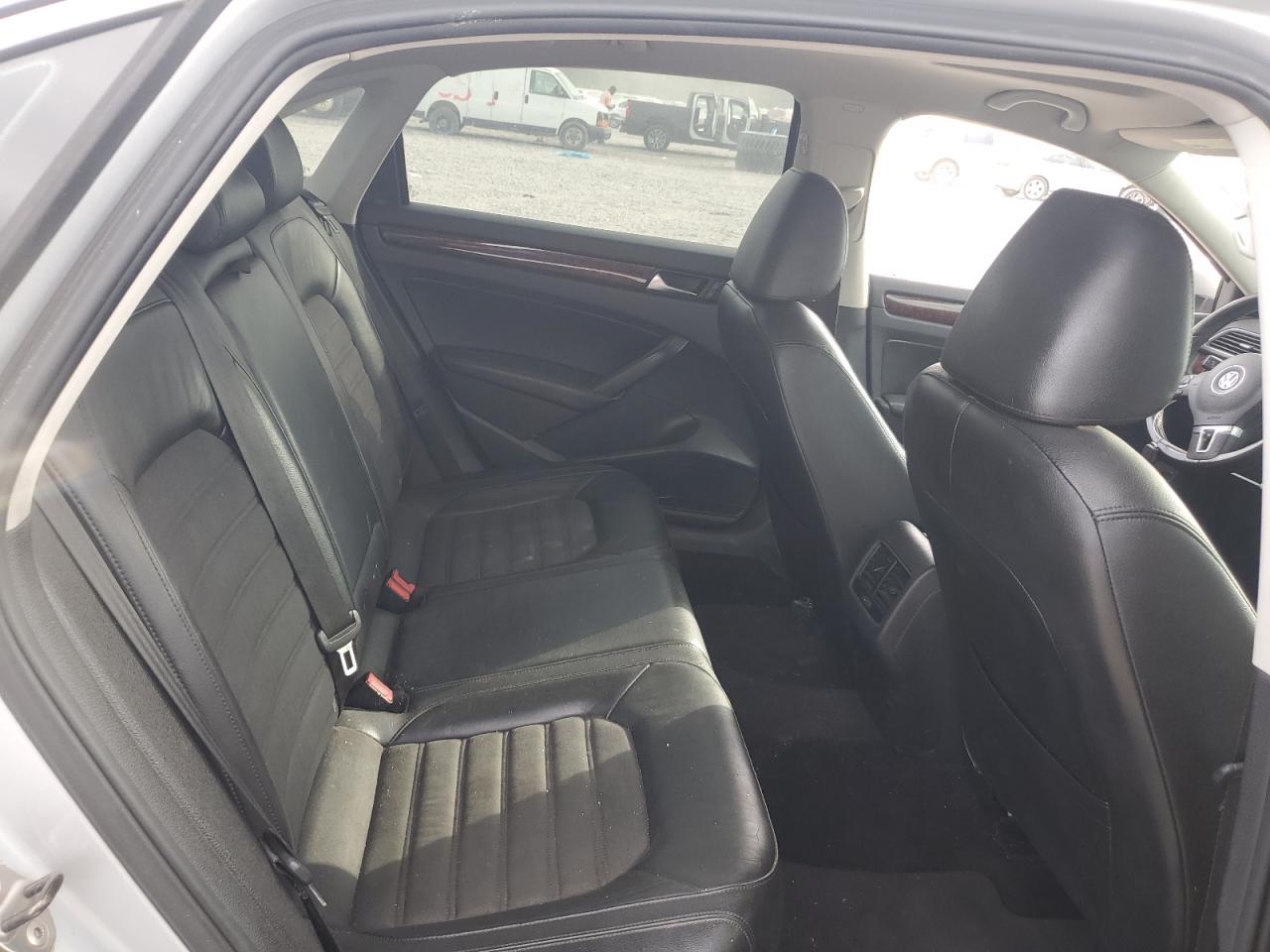 2013 Volkswagen Passat Sel VIN: 1VWCN7A31DC095668 Lot: 72029945