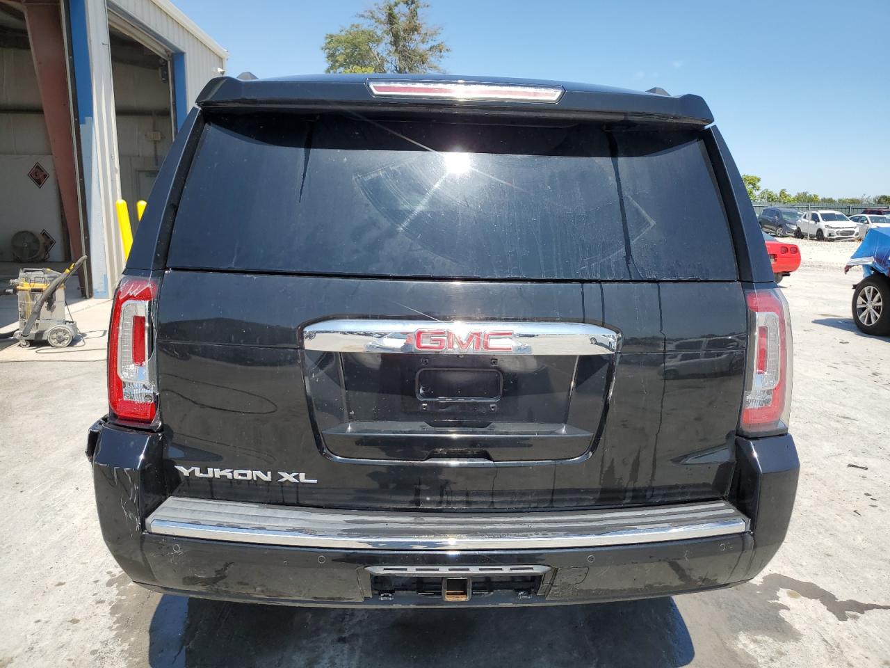 2015 GMC Yukon Xl Denali VIN: 1GKS2JKJ0FR133428 Lot: 68013035
