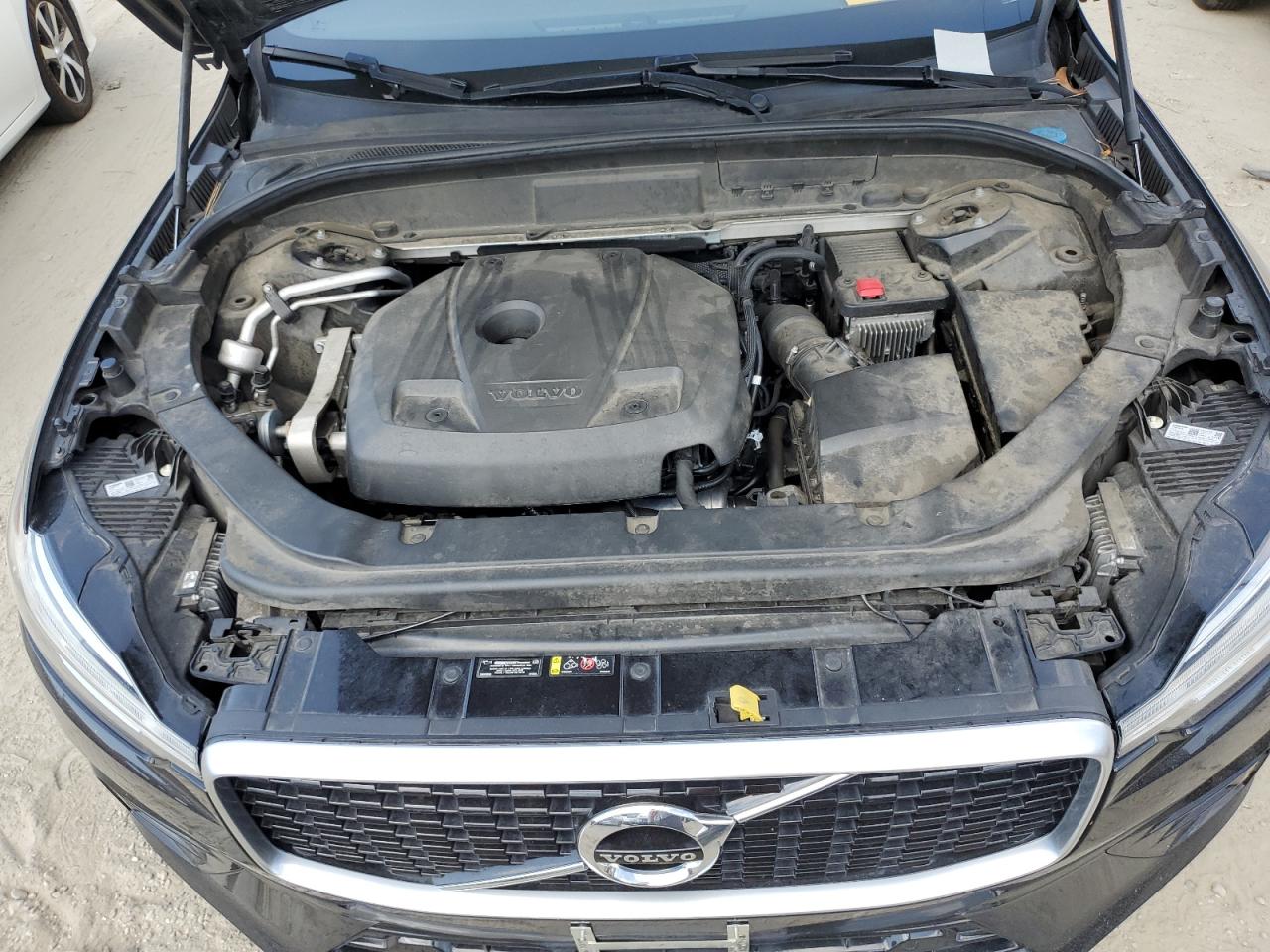 2019 Volvo Xc60 T5 R-Design VIN: LYV102RM8KB292430 Lot: 80570135