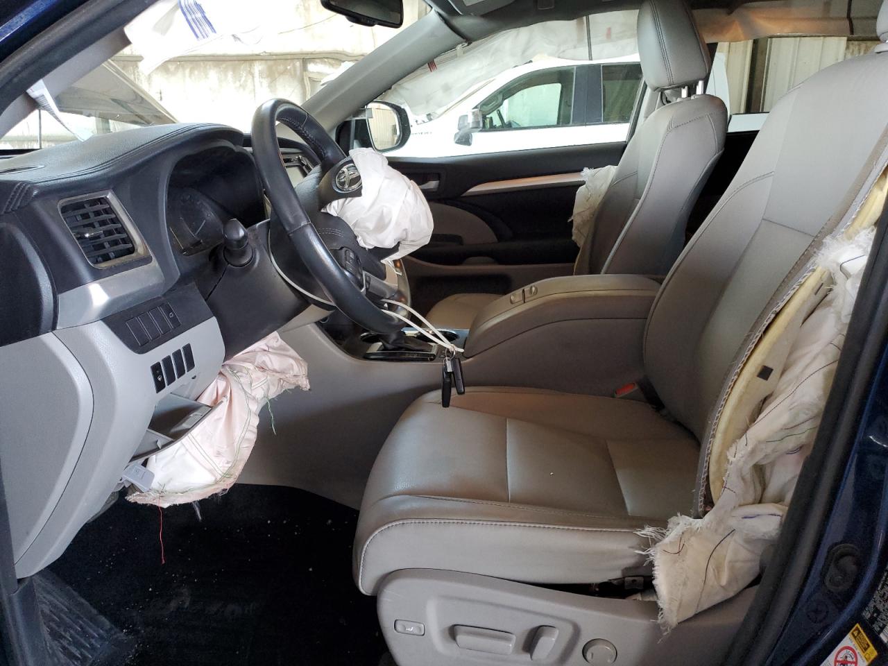 2016 Toyota Highlander Xle VIN: 5TDJKRFH6GS302805 Lot: 80314205