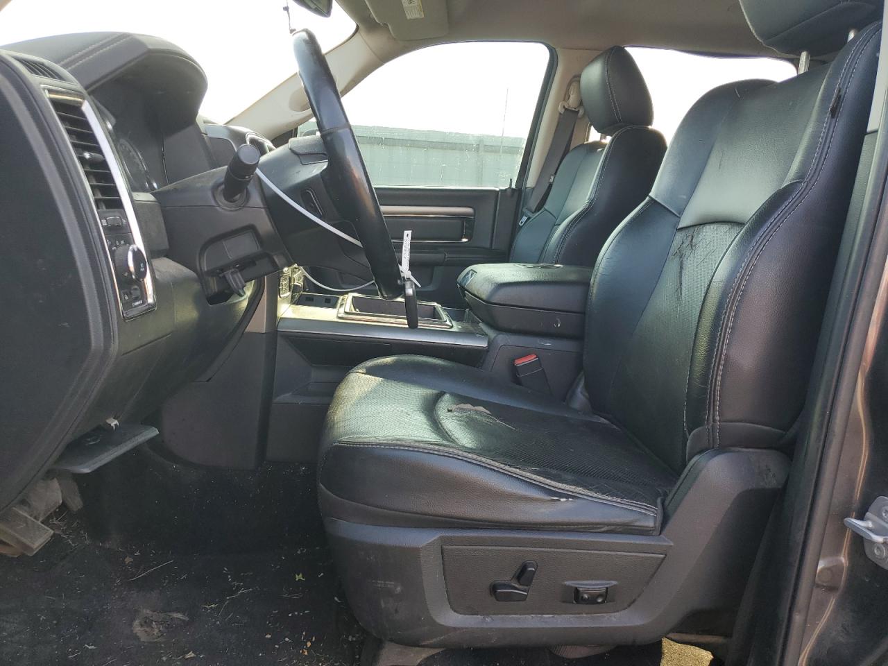 2015 Ram 1500 Sport VIN: 1C6RR7UT6FS598853 Lot: 81040445