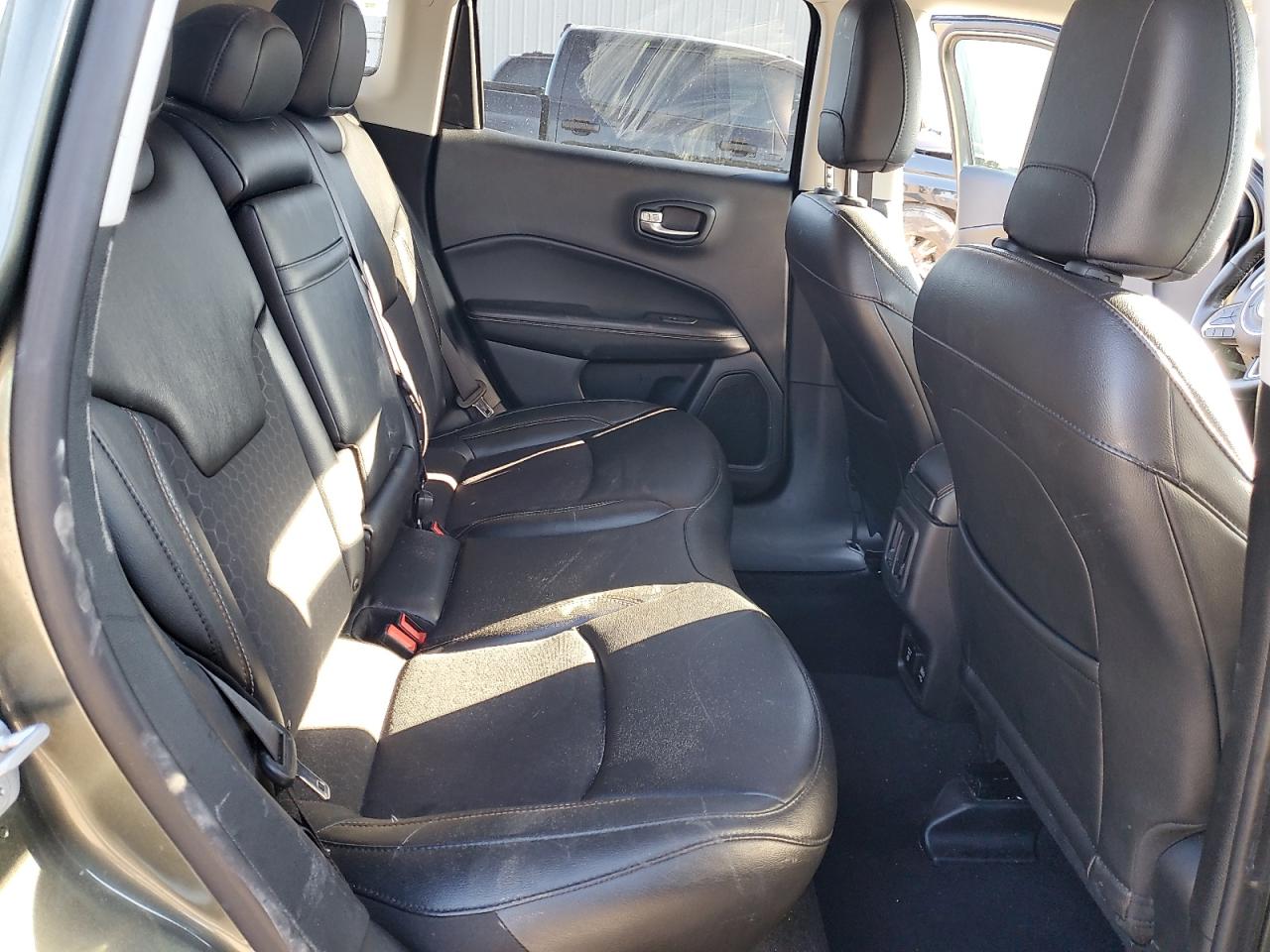 2019 Jeep Compass Latitude VIN: 3C4NJCBB0KT699400 Lot: 70591525