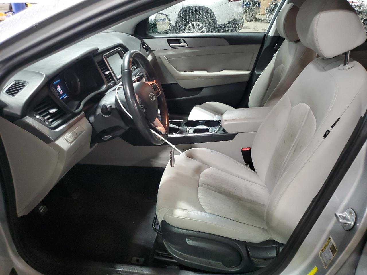 2019 Hyundai Sonata Hybrid VIN: KMHE24L30KA084715 Lot: 82065335