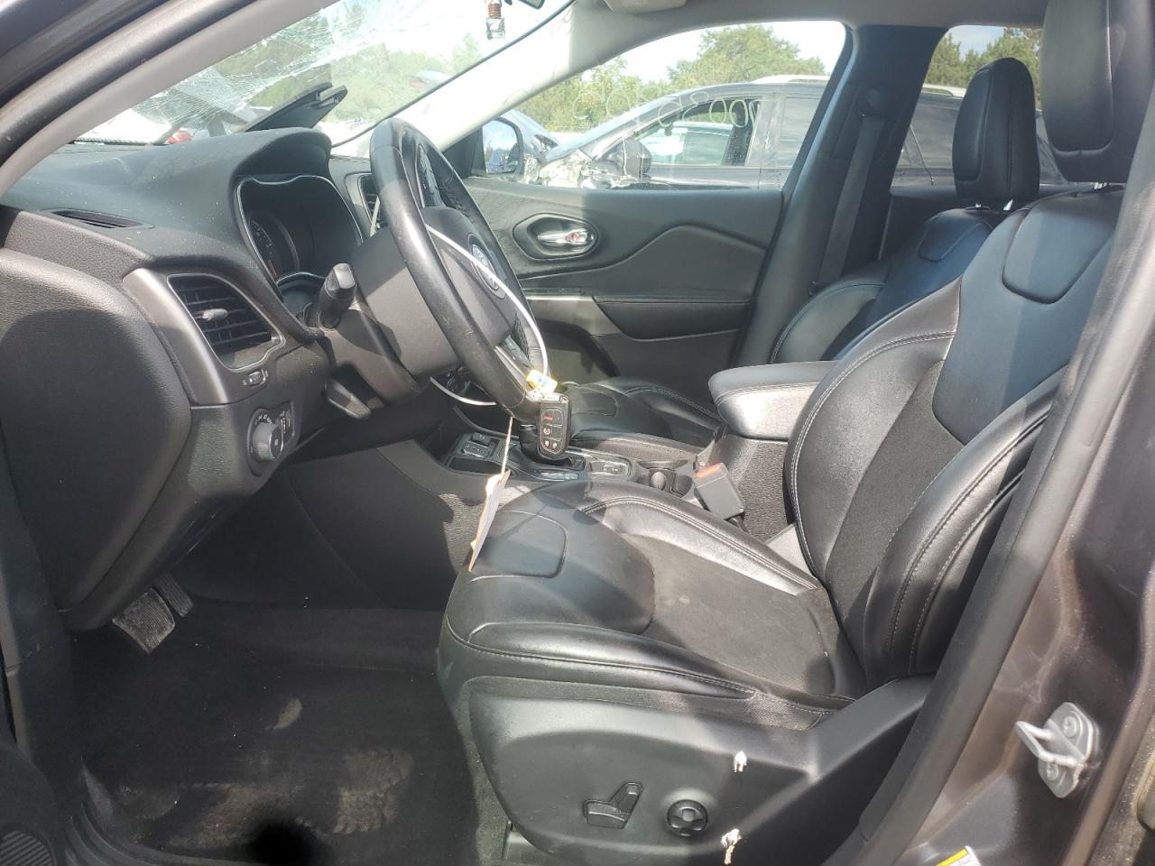 2019 Jeep Cherokee Latitude Plus VIN: 1C4PJLLN9KD248196 Lot: 81339675