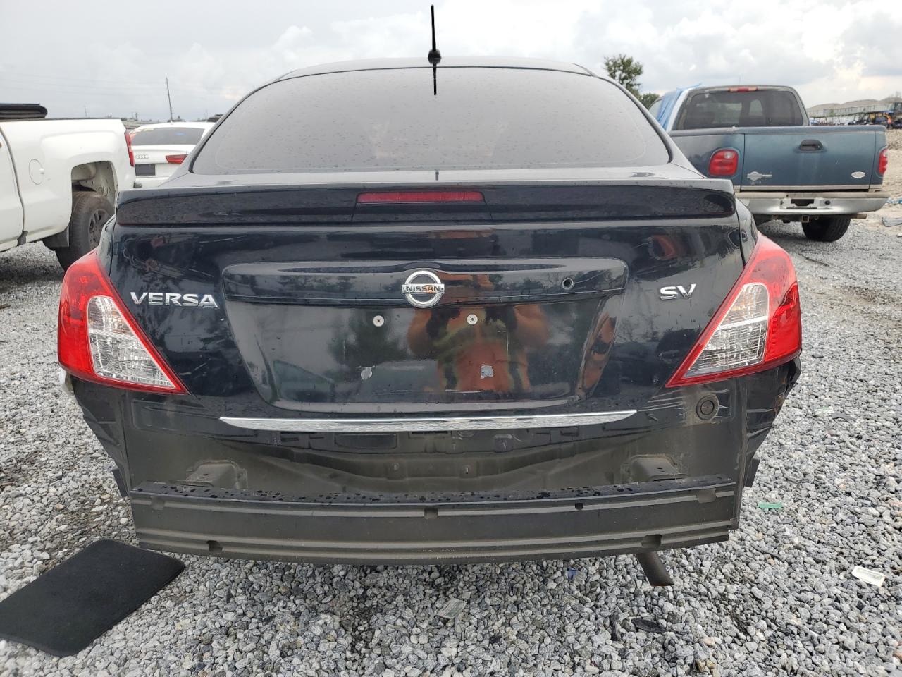 2018 Nissan Versa S VIN: 3N1CN7AP6JL857918 Lot: 70514165