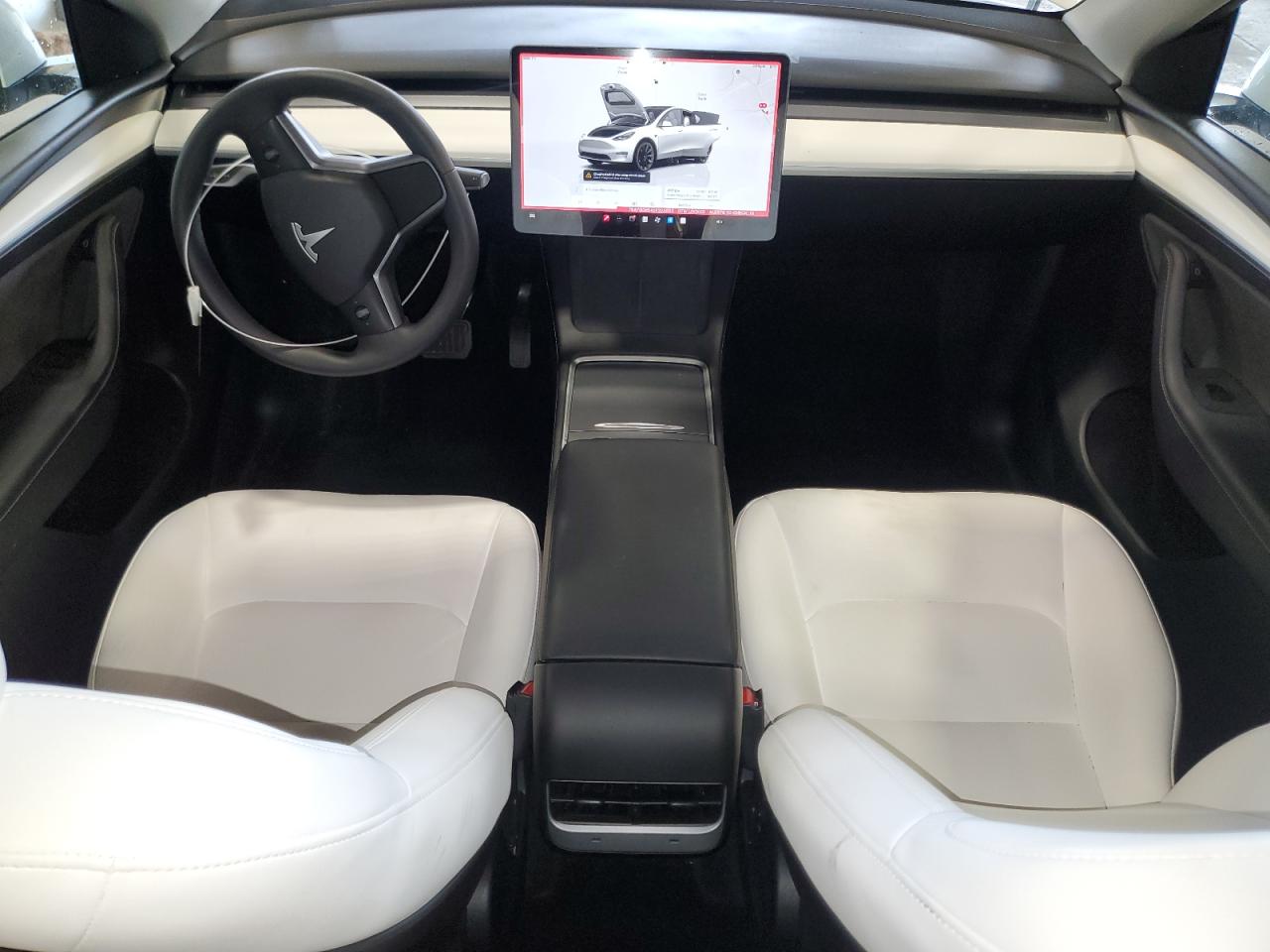 2025 Tesla Model Y VIN: 7SAYGDEE4SF223000 Lot: 69473505