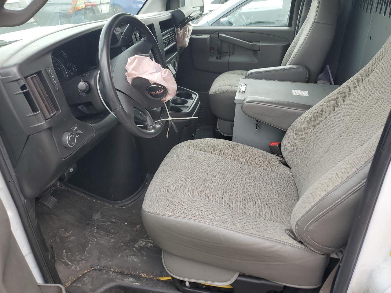 2021 GMC Savana G2500 VIN: 1GTW7AFP5M1156017 Lot: 84641715