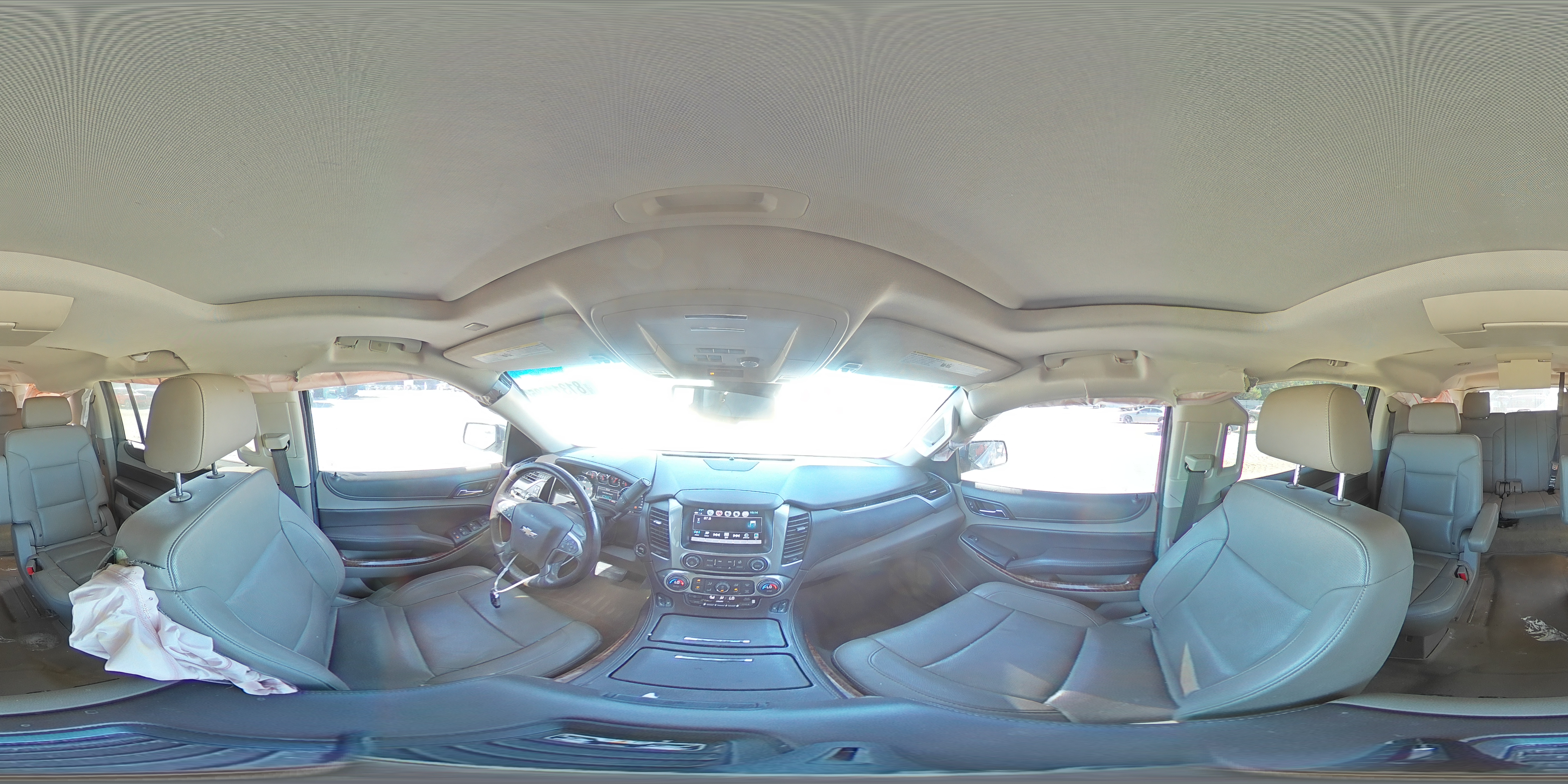 2018 Chevrolet Suburban C1500 Premier VIN: 1GNSCJKC1JR305038 Lot: 81311685