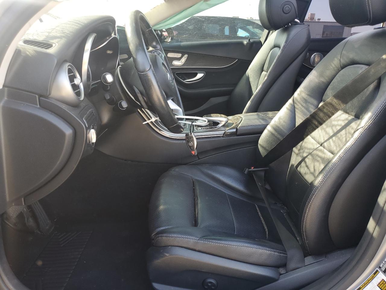 2015 Mercedes-Benz C 300 VIN: 55SWF4JBXFU057010 Lot: 81761395