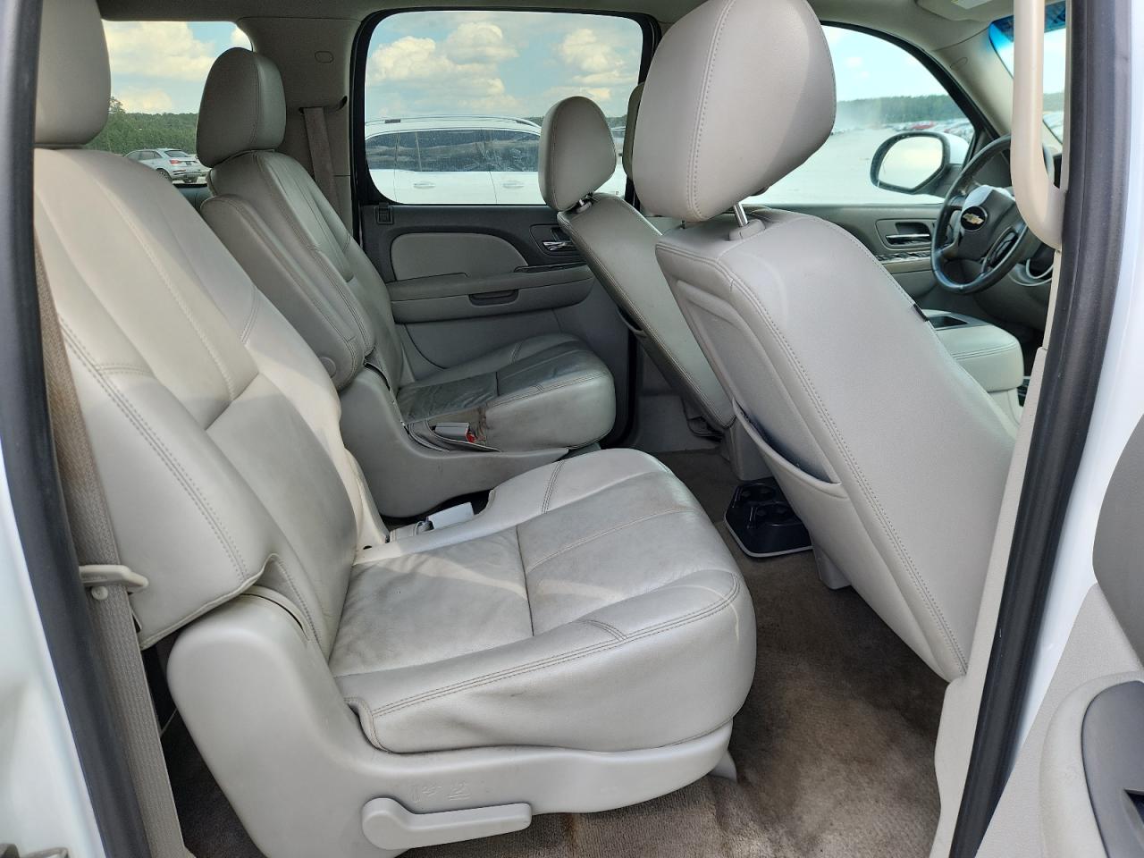 2014 Chevrolet Suburban K1500 Lt VIN: 1GNSKJE75ER141221 Lot: 71157495