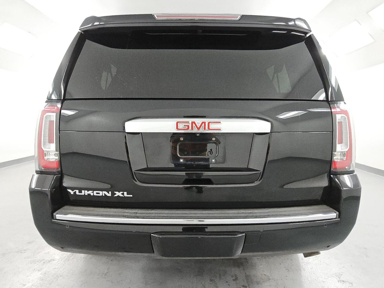 2015 GMC Yukon Xl Denali VIN: 1GKS1JKJ4FR192744 Lot: 70232895