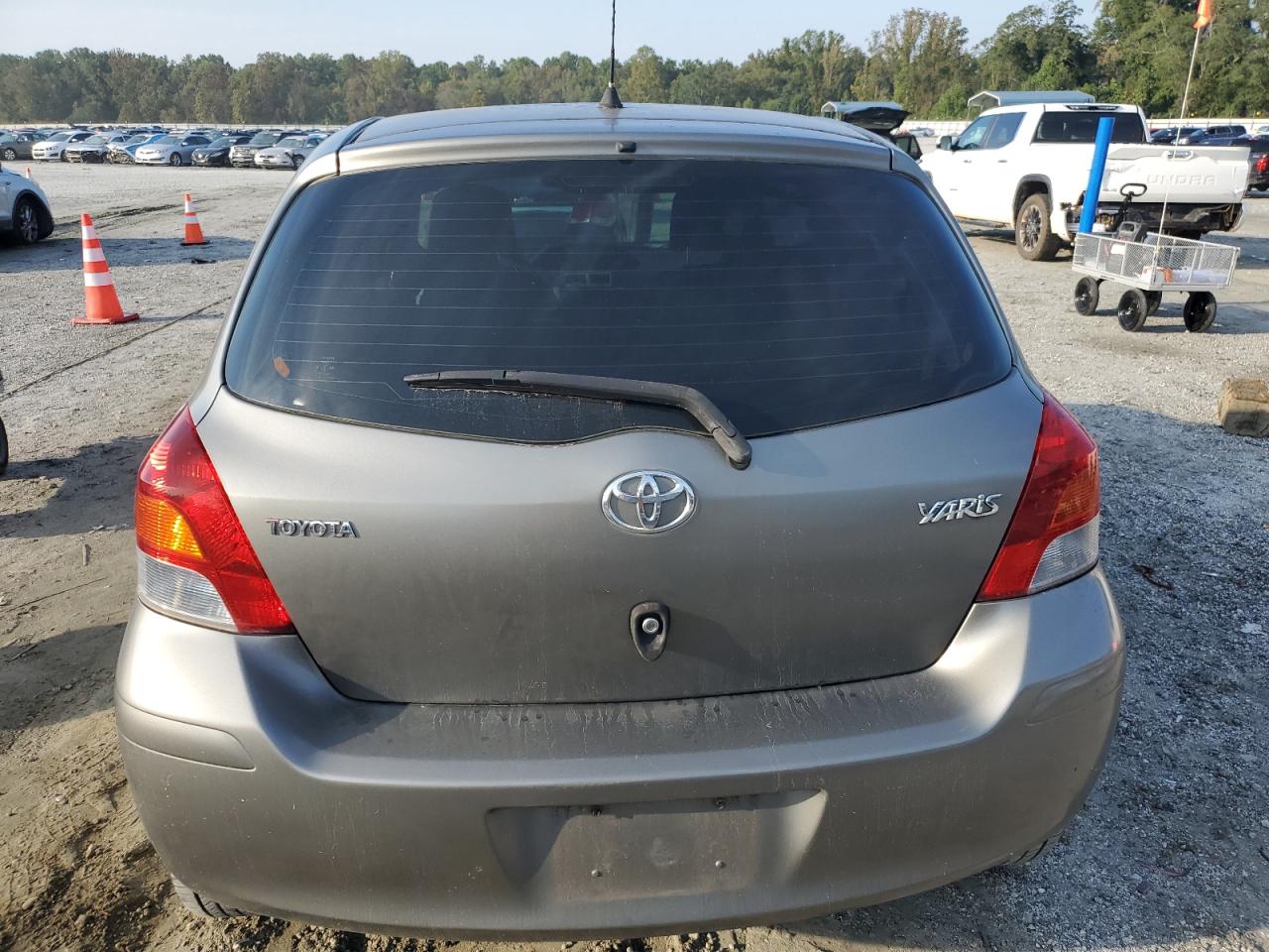 2009 Toyota Yaris VIN: JTDJT903495248083 Lot: 71440705