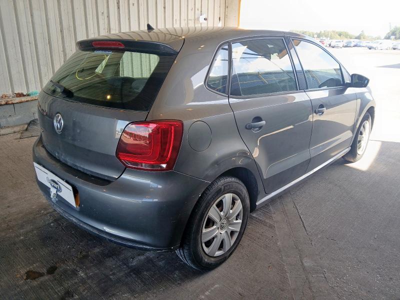 2010 VOLKSWAGEN POLO S