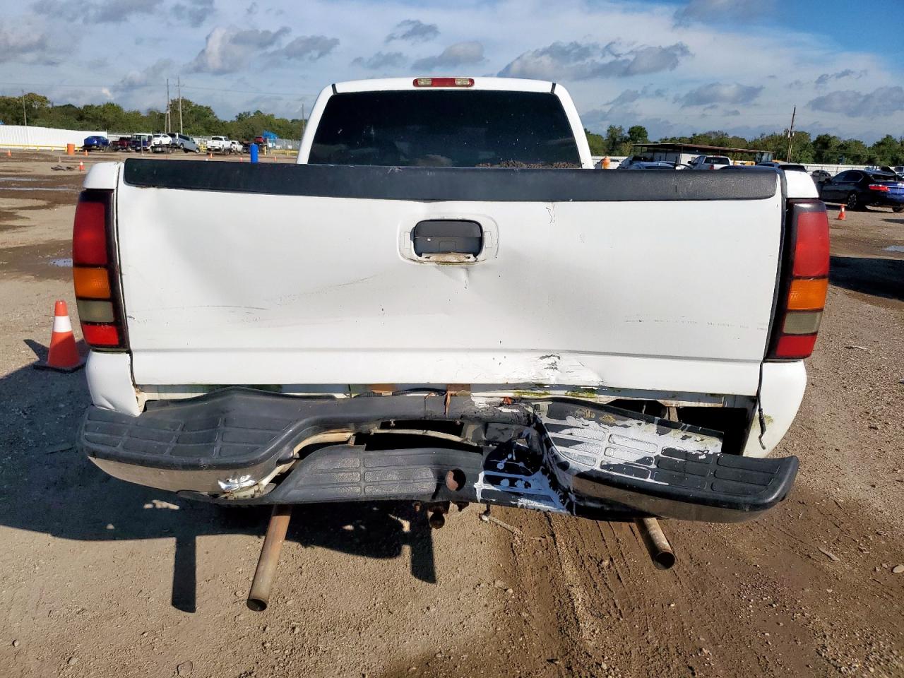 2002 Chevrolet Silverado C2500 Heavy Duty VIN: 1GCHC29U32E283740 Lot: 83869925