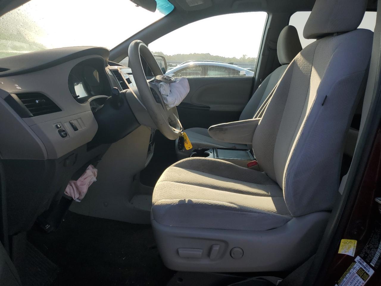2012 Toyota Sienna Le VIN: 5TDKK3DC1CS238918 Lot: 80305935