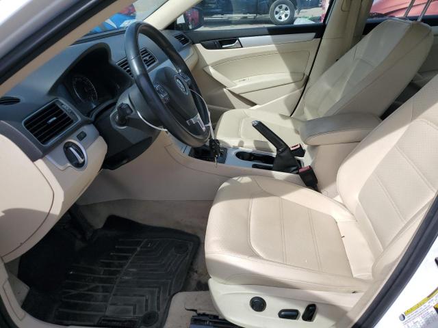  VOLKSWAGEN PASSAT 2013 Biały