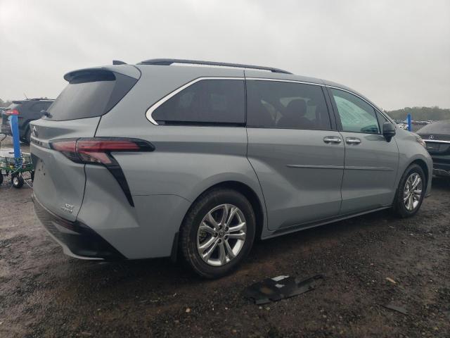  TOYOTA SIENNA 2023 Szary