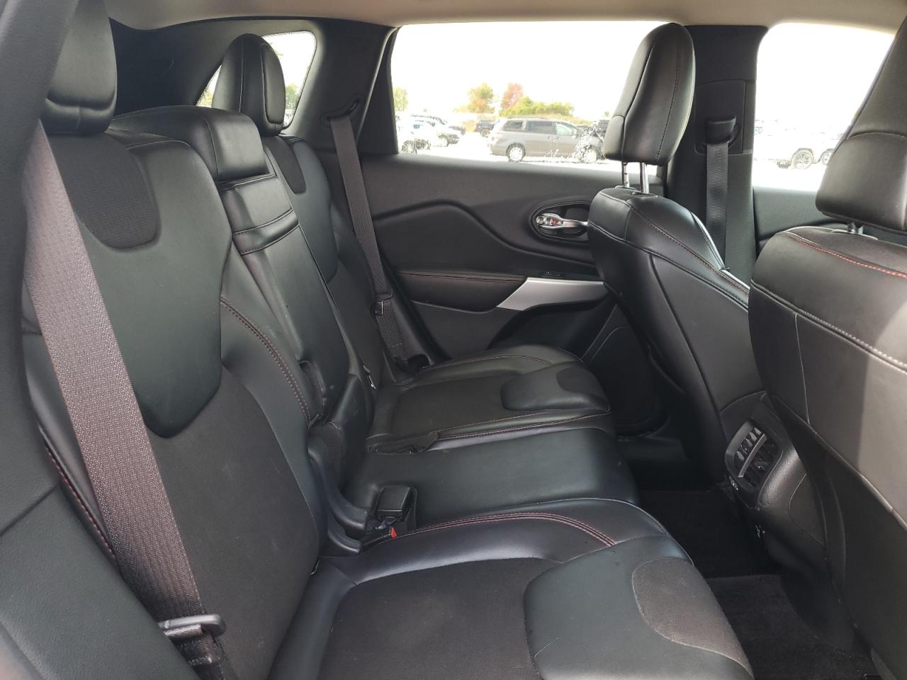 2017 Jeep Cherokee Trailhawk VIN: 1C4PJMBB4HW637726 Lot: 83870415