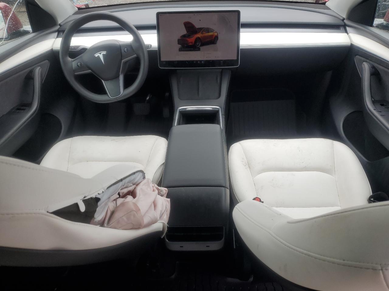 2024 Tesla Model Y VIN: 7SAYGDED4RF045929 Lot: 84024065