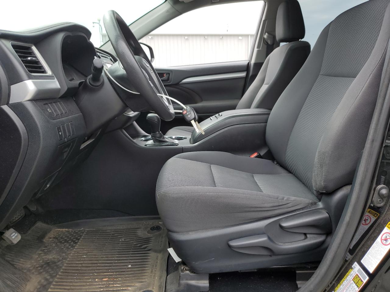 2018 Toyota Highlander Le VIN: 5TDBZRFHXJS877061 Lot: 81778305