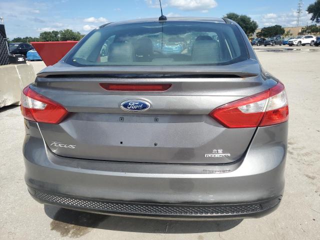Sedans FORD FOCUS 2014 Gray