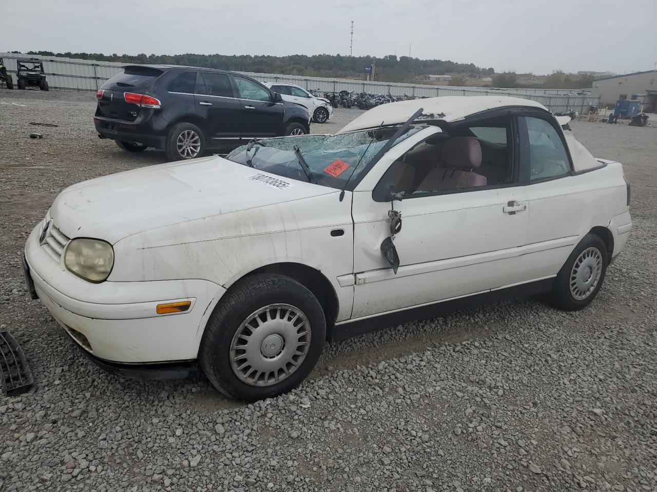 3VWCC21V3YM804793 VOLKSWAGEN CABRIO Photo 1