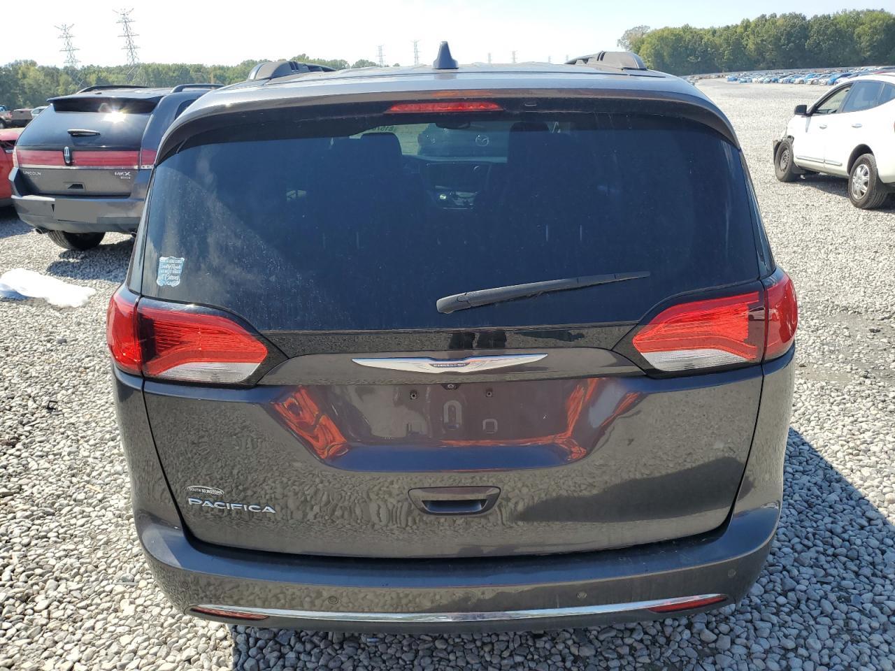 2017 Chrysler Pacifica Touring L VIN: 2C4RC1BG4HR667489 Lot: 81578135