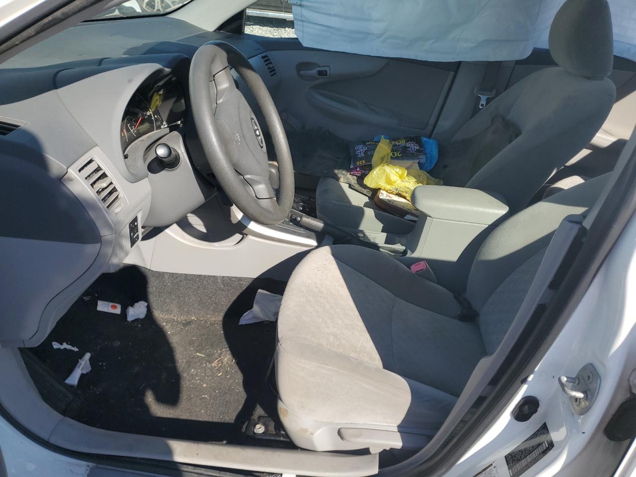 2009 Toyota Corolla Base VIN: JTDBL40E29J040963 Lot: 70489795